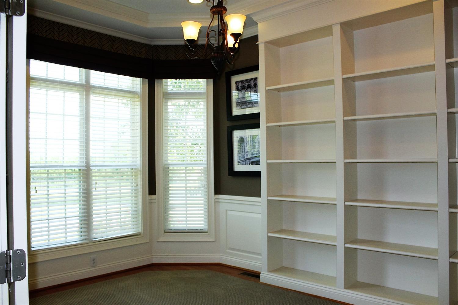 For Sale: 7715 Foxchase Dr West Chester, OH 45069