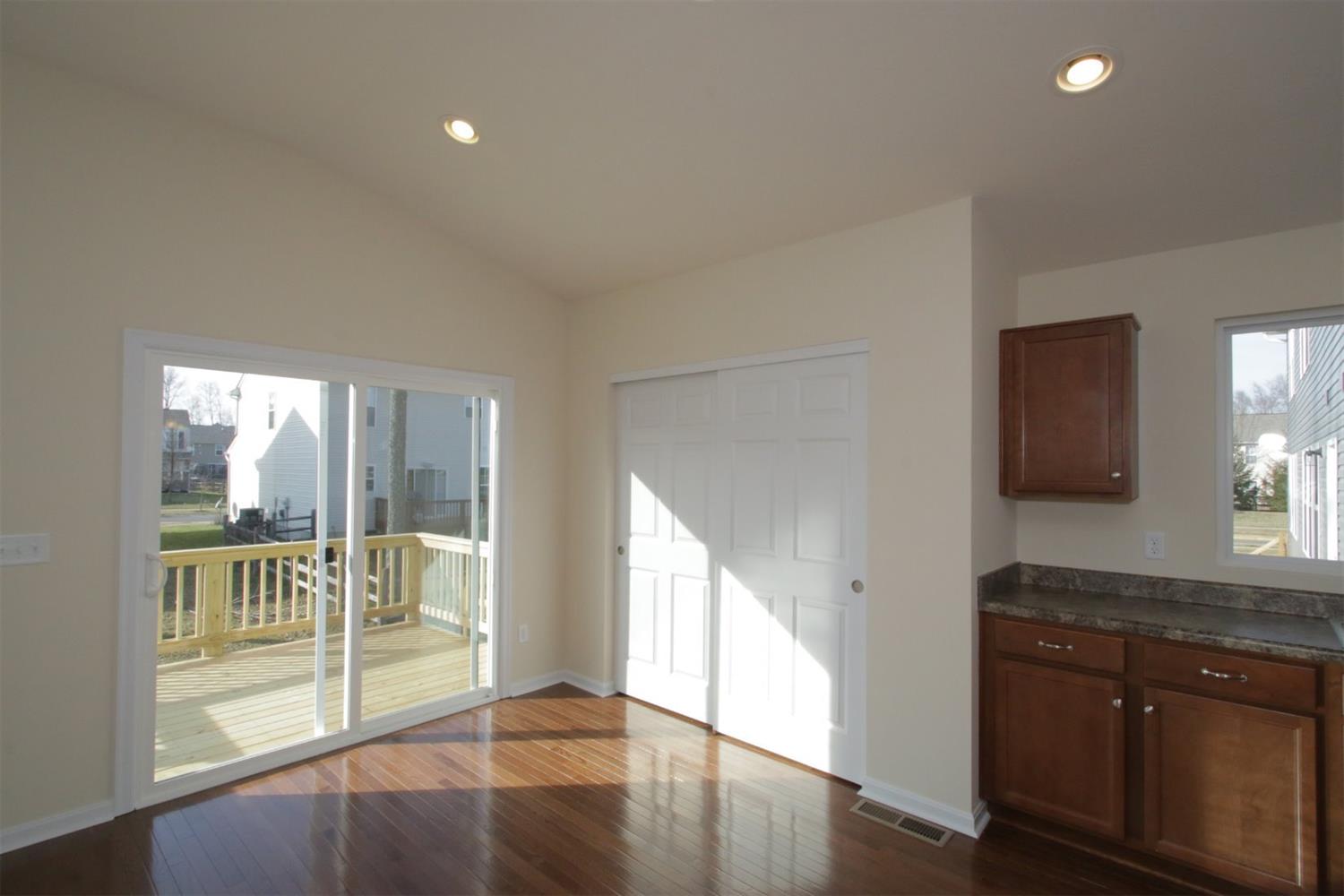 46 Floral Ave