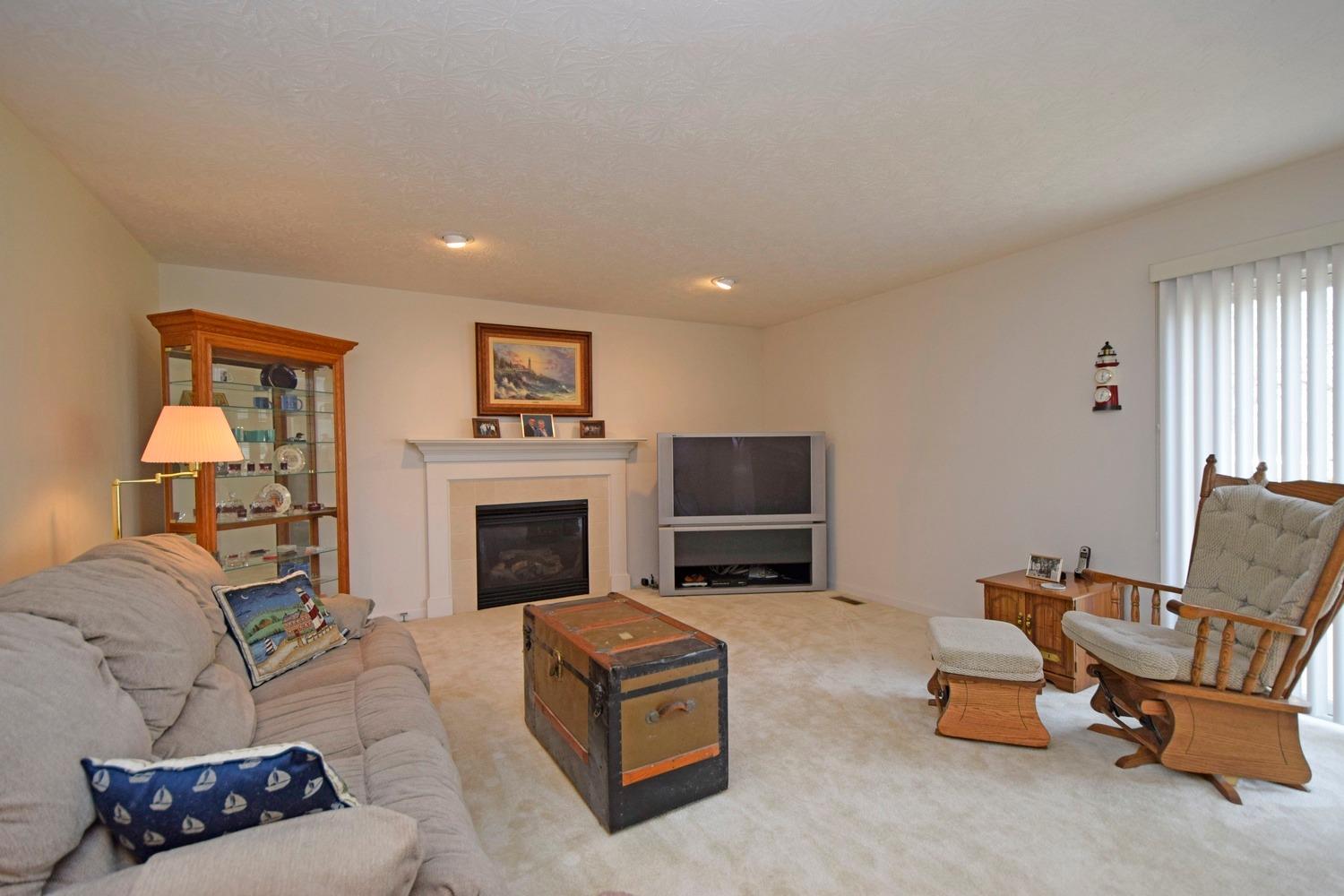 4597 Allison Ln