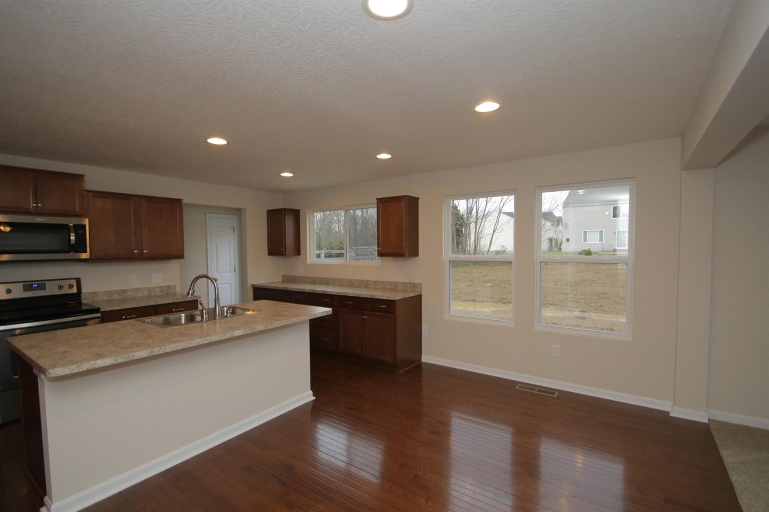 1414 Stone Fox Dr