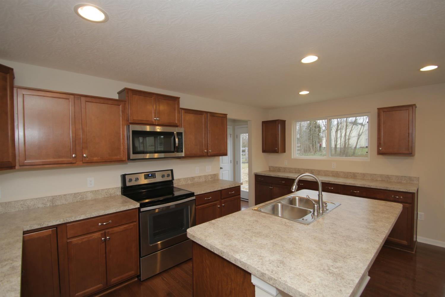 1414 Stone Fox Dr