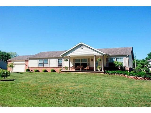 704 Cheryl Ln
