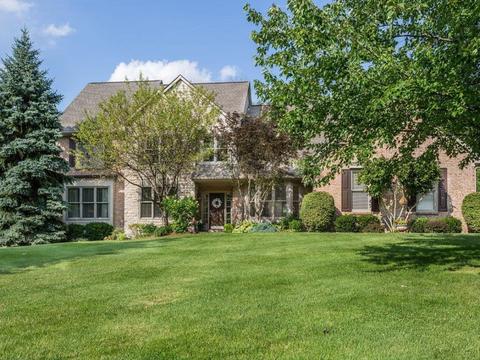 706 Deer Trail Ct