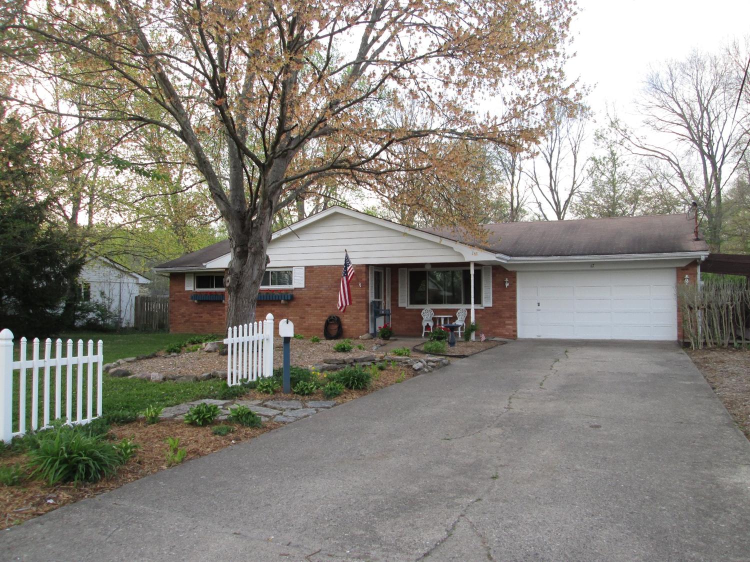 17 Shady Crest Ln, Loveland OH 45140