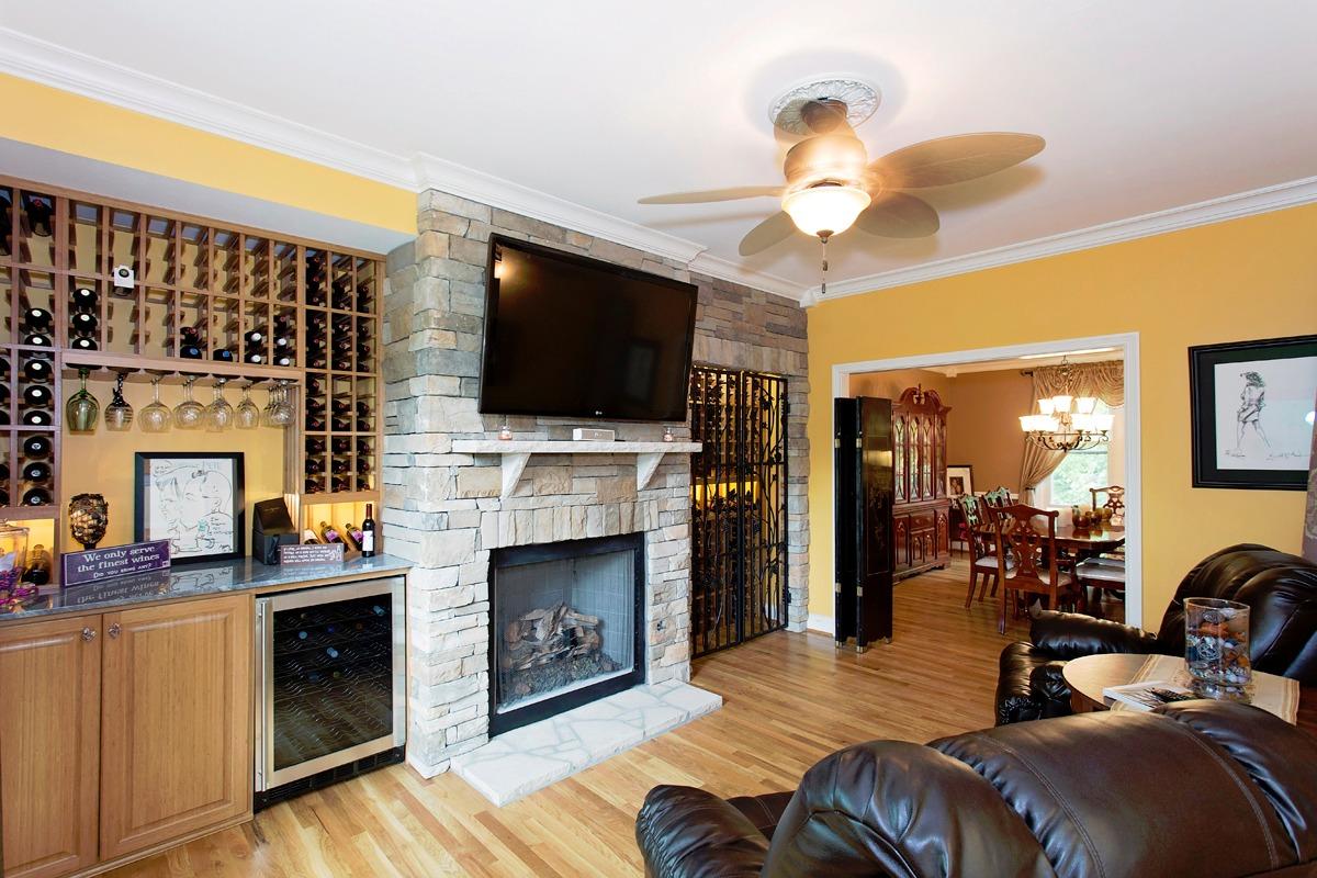 For Sale: 832 Miamiridge Dr Loveland, OH 45140