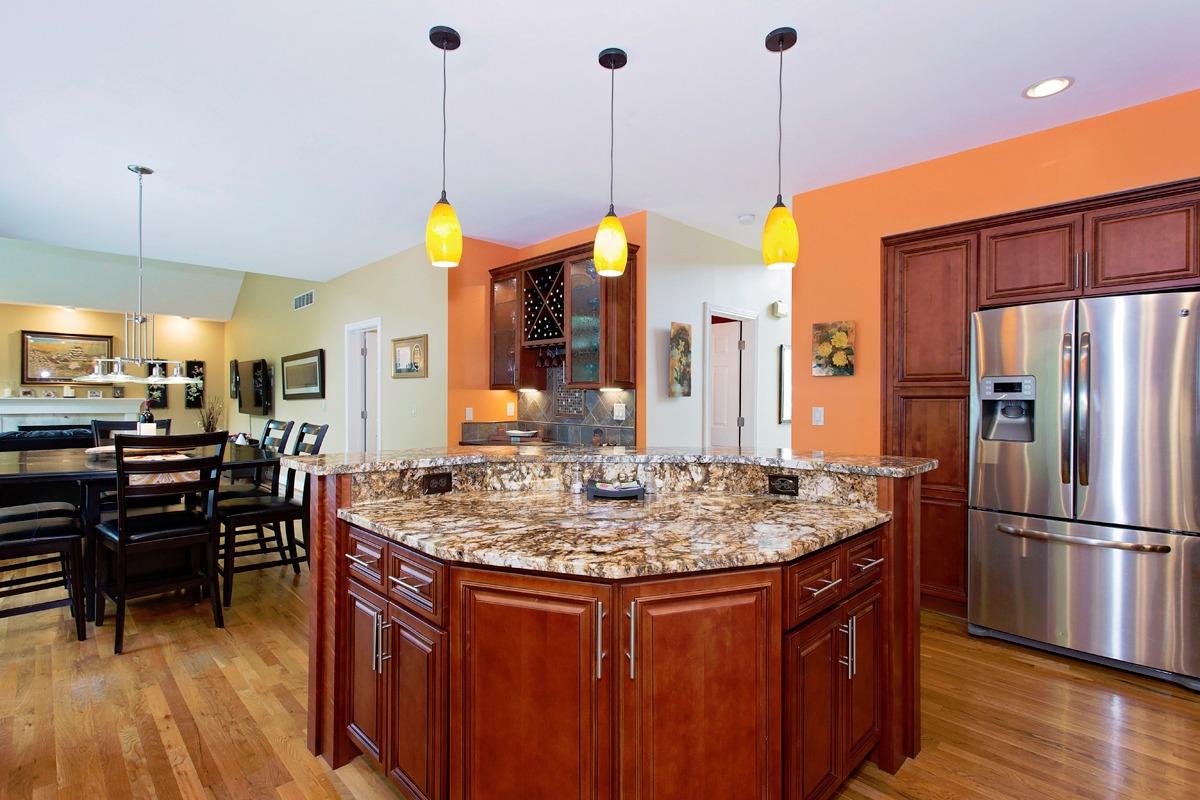 For Sale: 832 Miamiridge Dr Loveland, OH 45140
