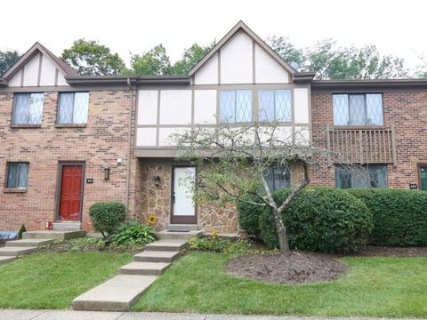 2071 Stratford Ct
