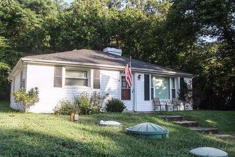 2071 Stratford Ct