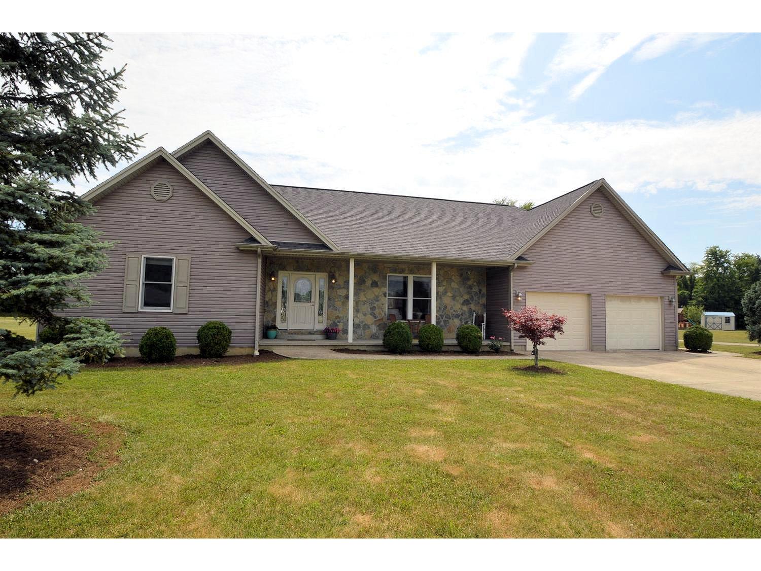 For Sale: 106 Barony Ln Mount Orab, OH 45154