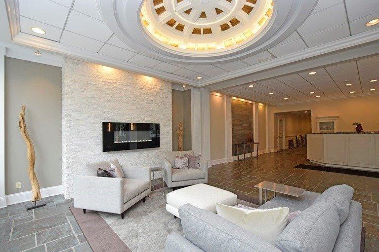 For Sale: 2200 Victory Pkwy #707 Cincinnati, OH 45206