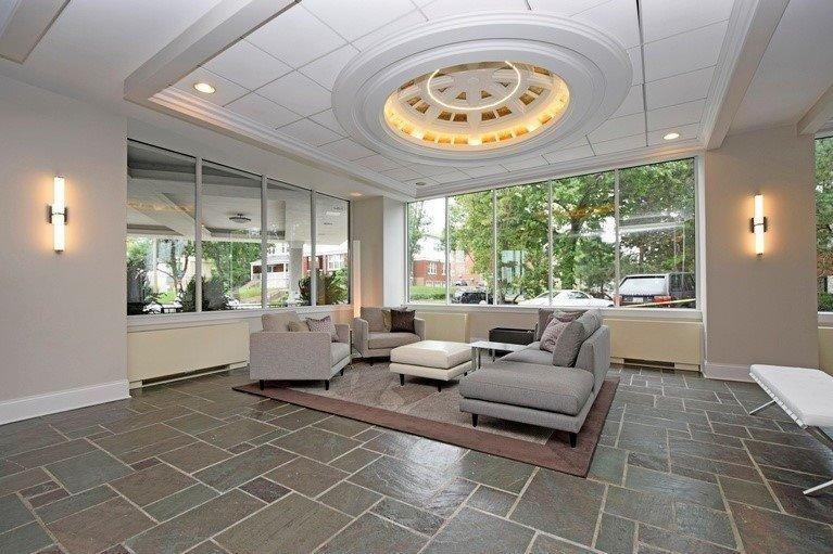 For Sale: 2200 Victory Pkwy #707 Cincinnati, OH 45206