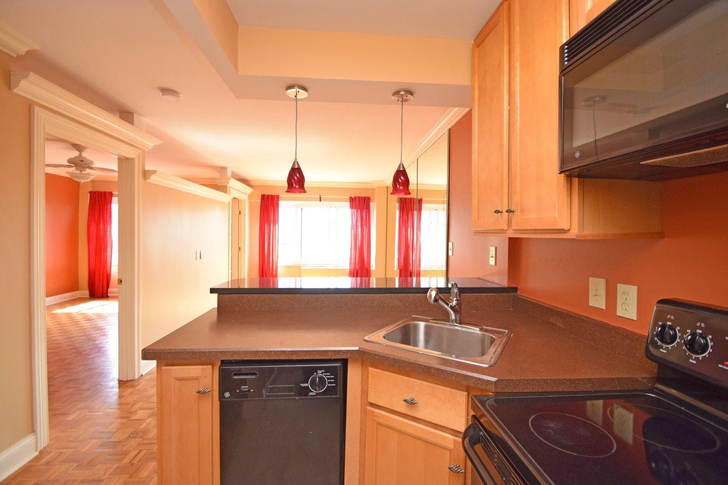 For Sale: 2200 Victory Pkwy #707 Cincinnati, OH 45206