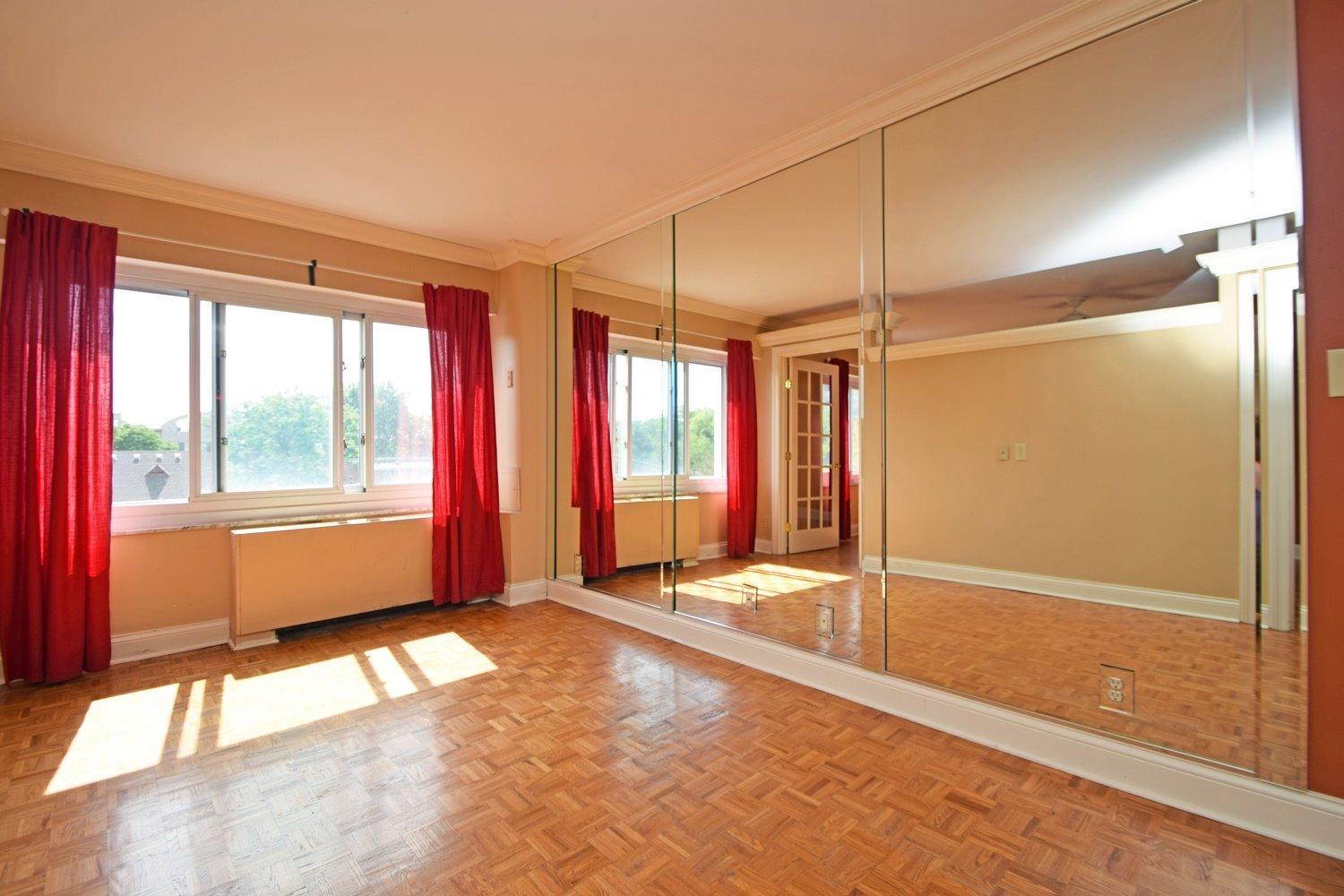 For Sale: 2200 Victory Pkwy #707 Cincinnati, OH 45206