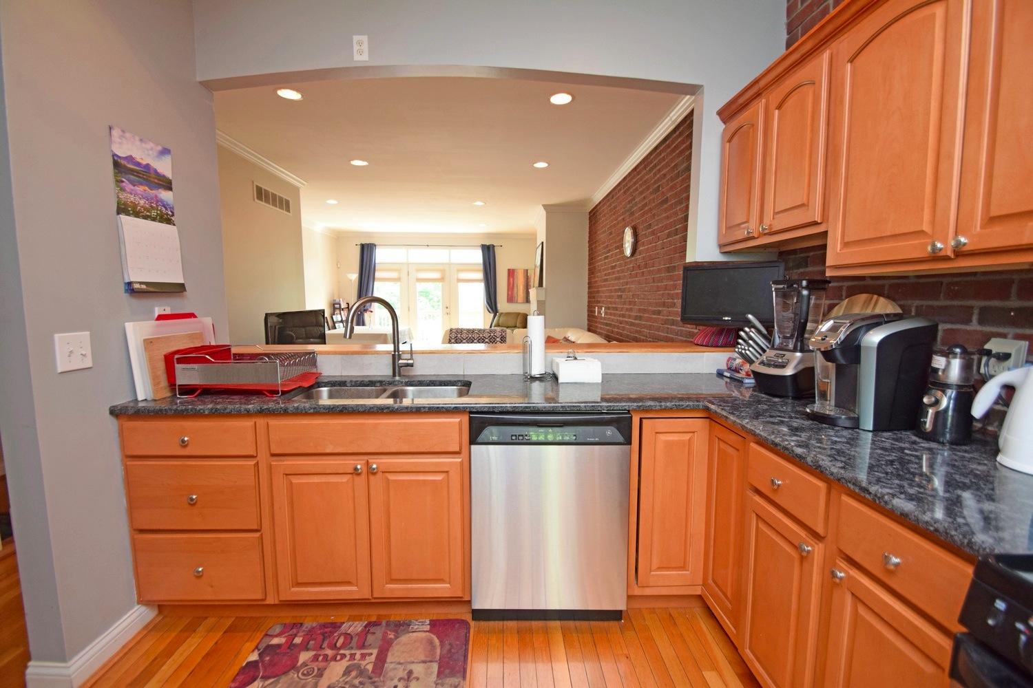For Sale: 2548 Cleinview Ave Cincinnati, OH 45206