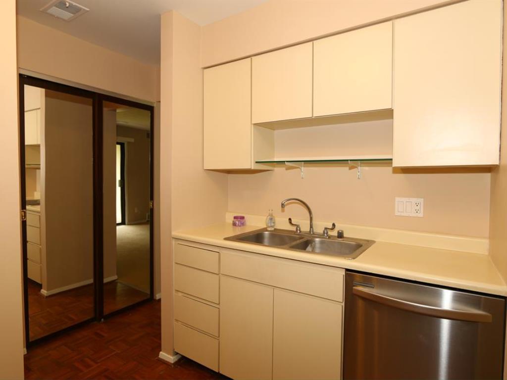For Sale: 4326 Villa Dr #6 Cincinnati, OH 45208