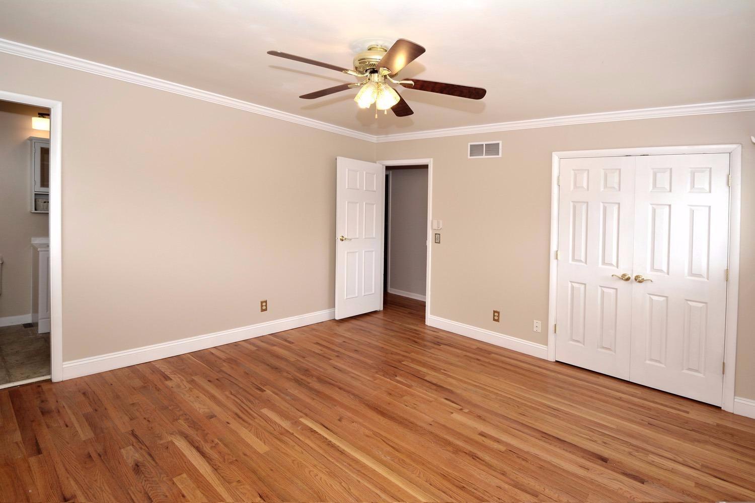 For Sale: 4355 Airycrest Ln Cincinnati, OH 45211