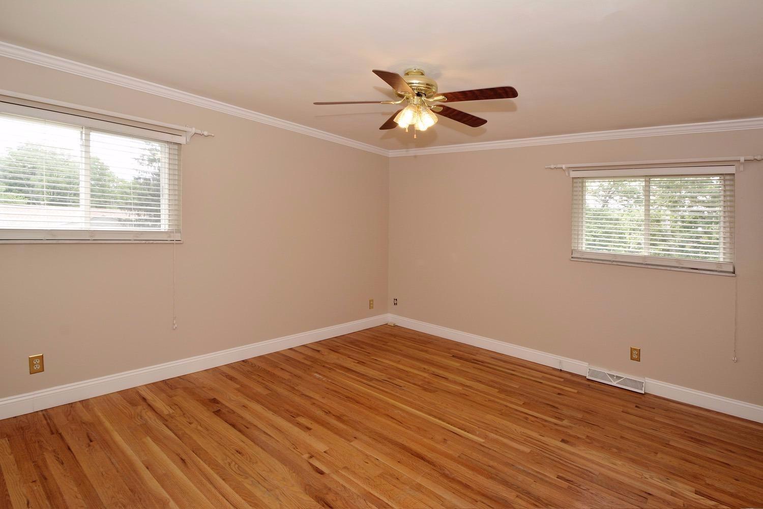 For Sale: 4355 Airycrest Ln Cincinnati, OH 45211