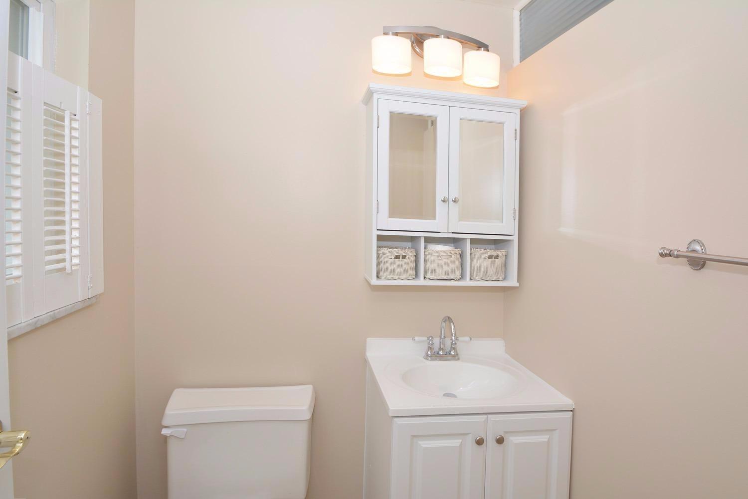 For Sale: 4355 Airycrest Ln Cincinnati, OH 45211