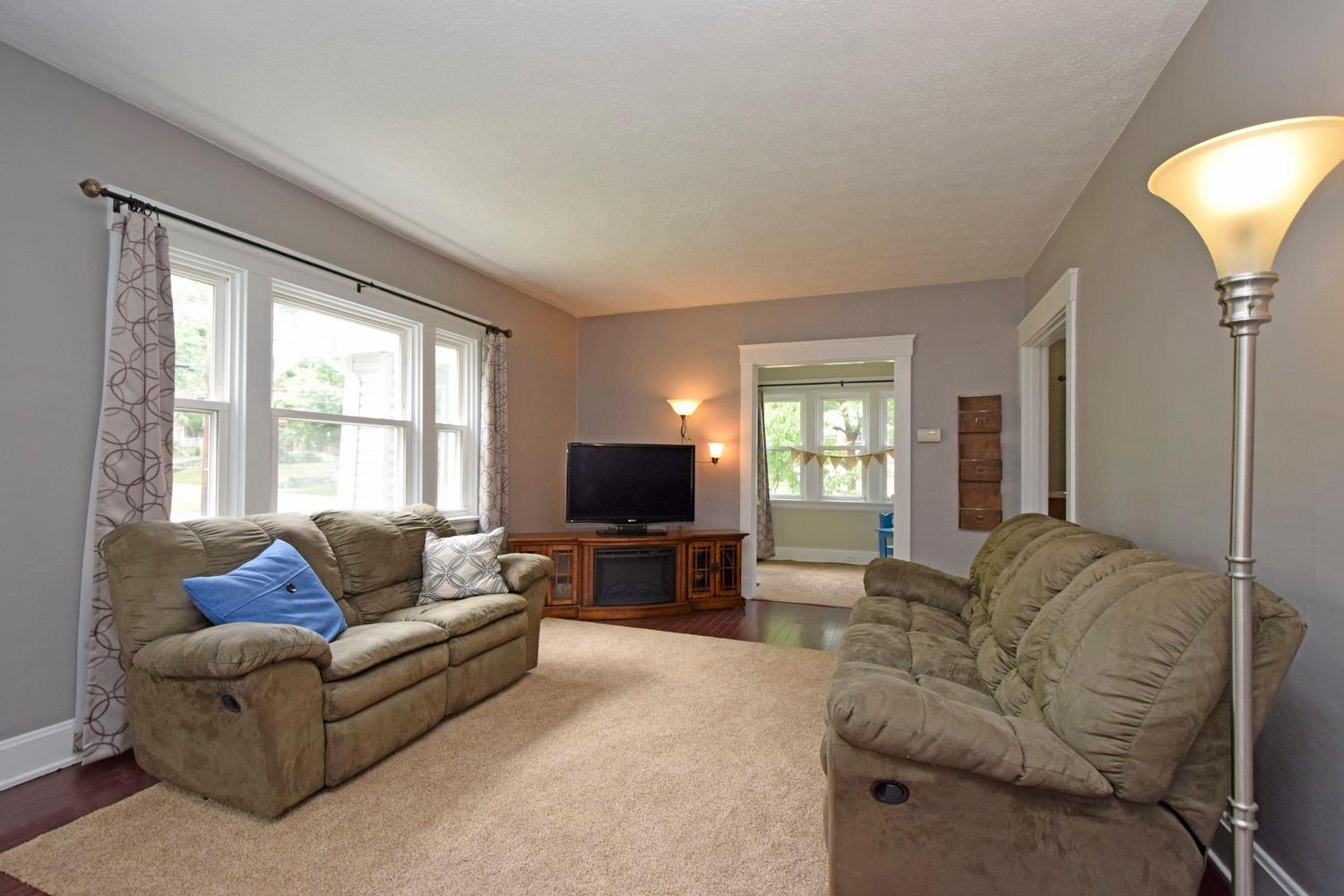 For Sale: 6422 Welton St Cincinnati, OH 45213