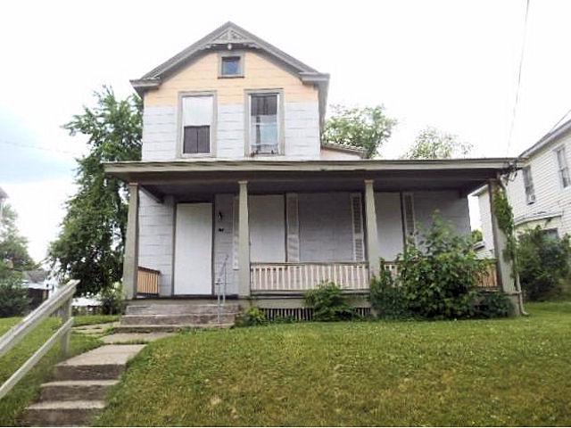 For Sale: 105 W Seventieth St Cincinnati, OH 45216