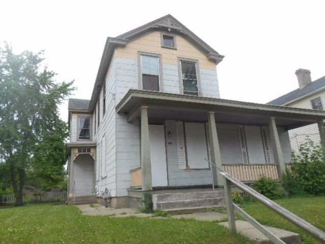For Sale: 105 W Seventieth St Cincinnati, OH 45216