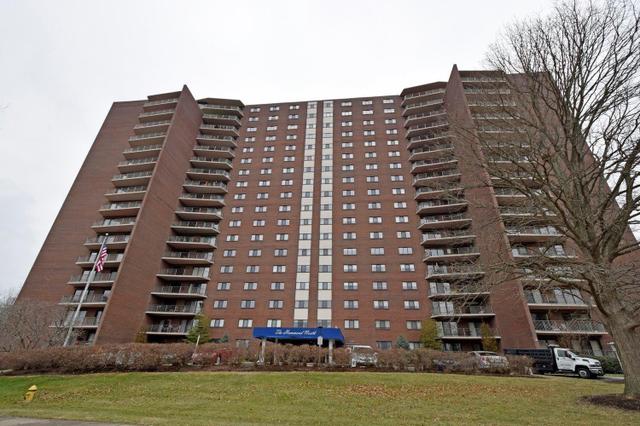 6877 Parkview Dr
