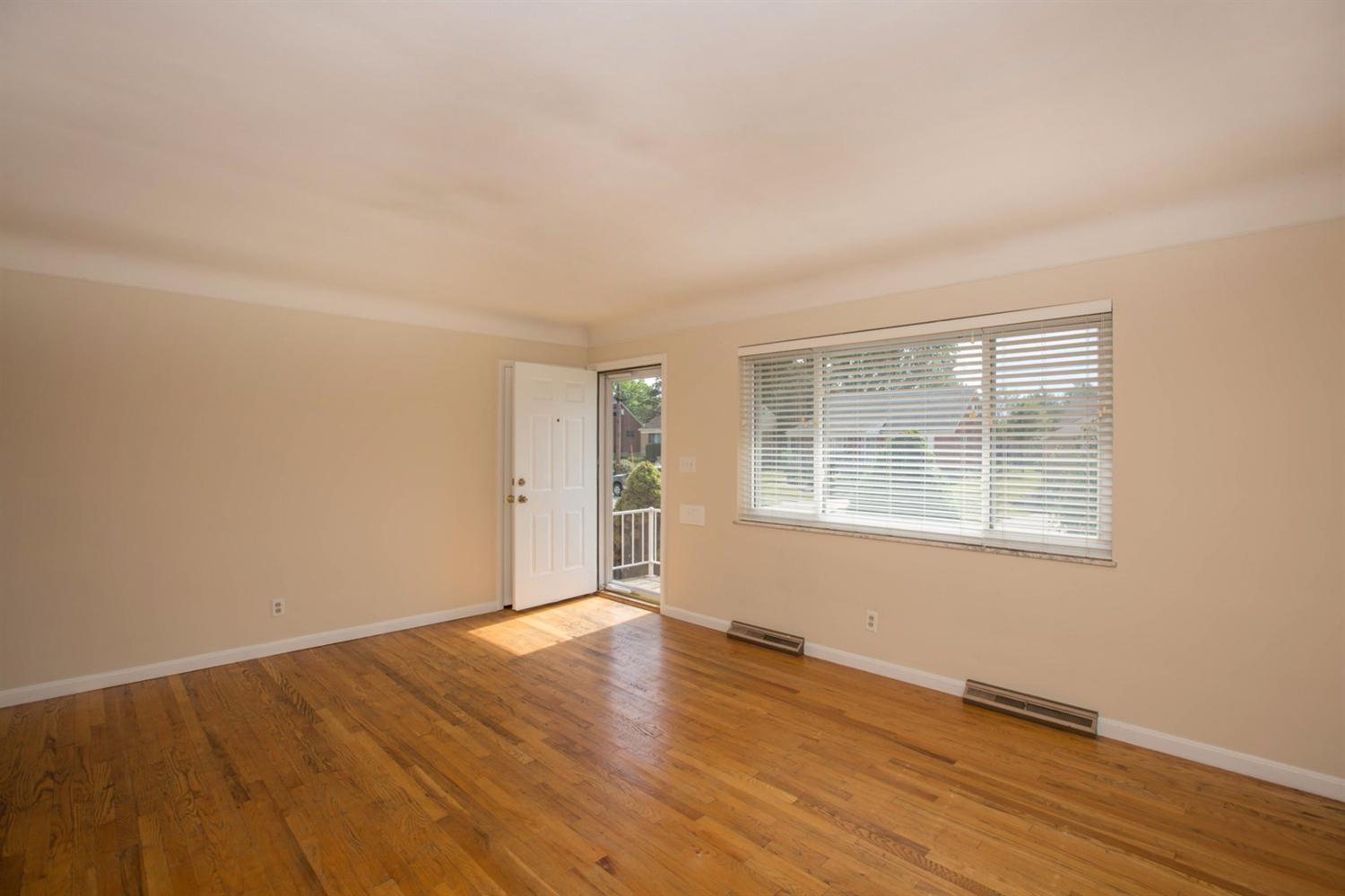 For Sale: 6652 Kirkland Dr Cincinnati, OH 45224