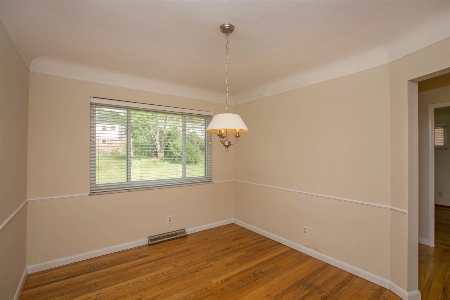 For Sale: 6652 Kirkland Dr Cincinnati, OH 45224