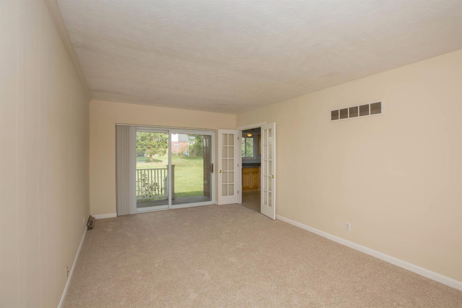 For Sale: 6652 Kirkland Dr Cincinnati, OH 45224