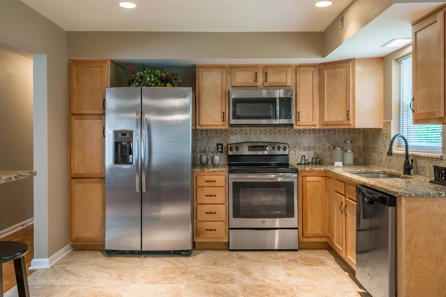 For Sale: 7293 Georgetown Ct Cincinnati, OH 45224