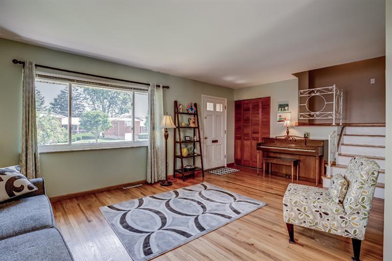 For Sale: 1271 Meadowbright Ln Cincinnati, OH 45230