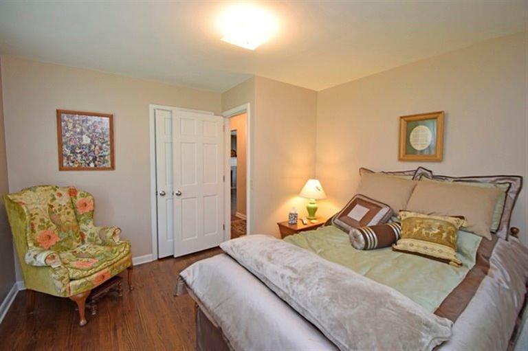 For Sale: 1951 S Lynndale Ave Cincinnati, OH 45231