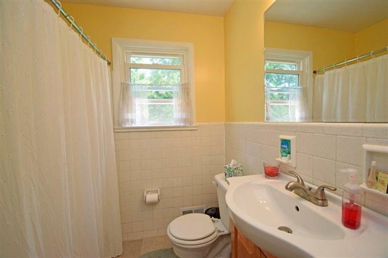 For Sale: 1951 S Lynndale Ave Cincinnati, OH 45231