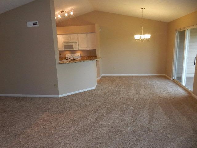 710 Castlegate Ln #303