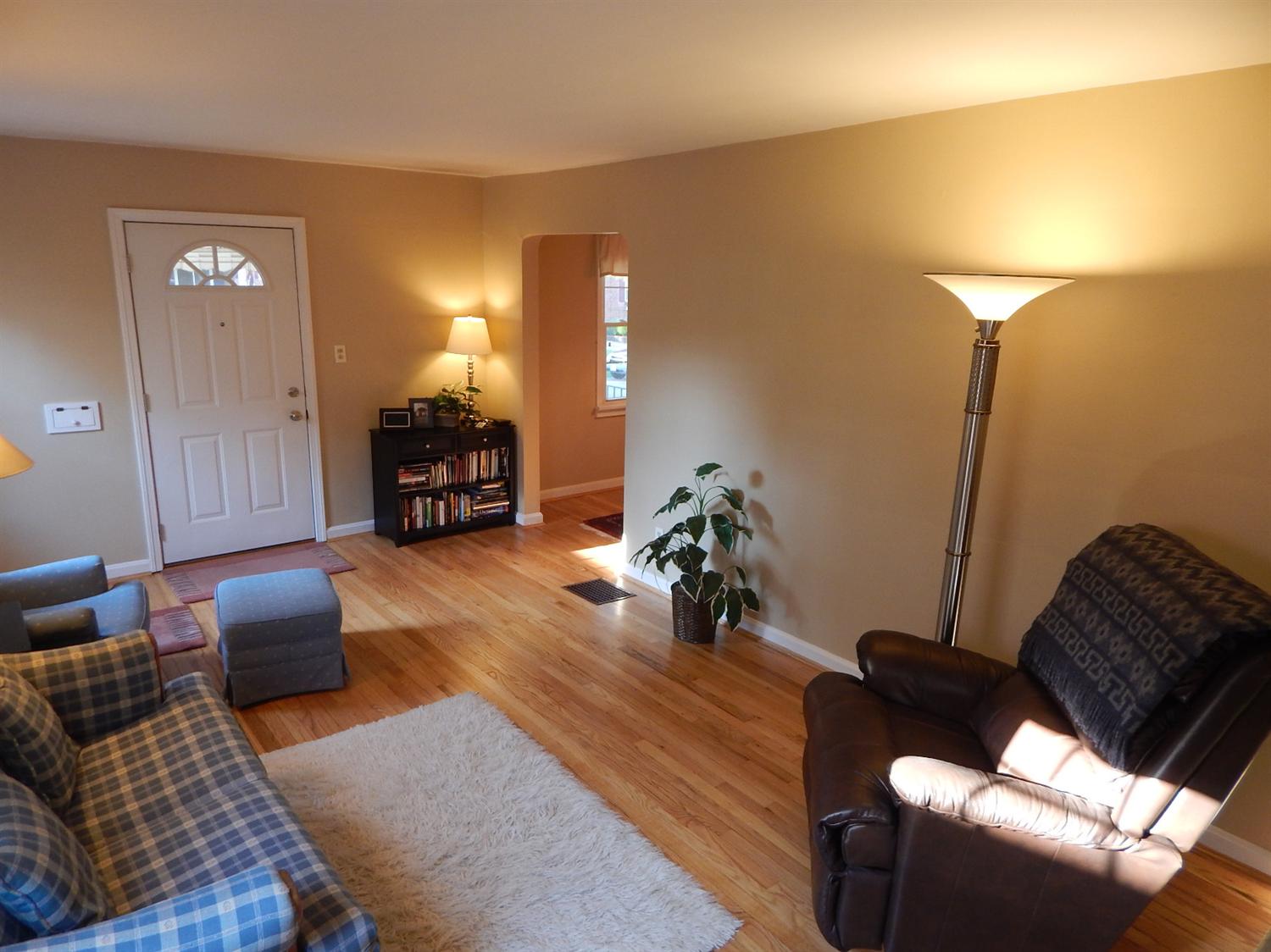 For Sale: 3839 Macnicholas Cincinnati, OH 45236