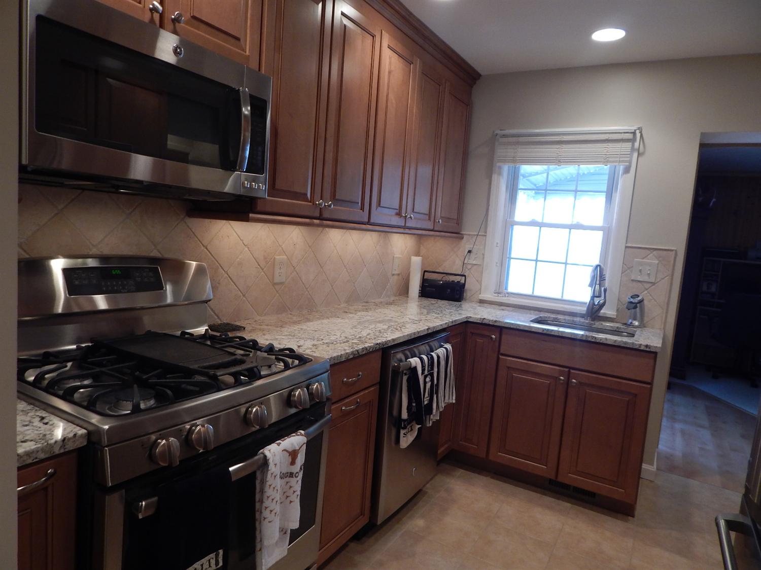 For Sale: 3839 Macnicholas Cincinnati, OH 45236