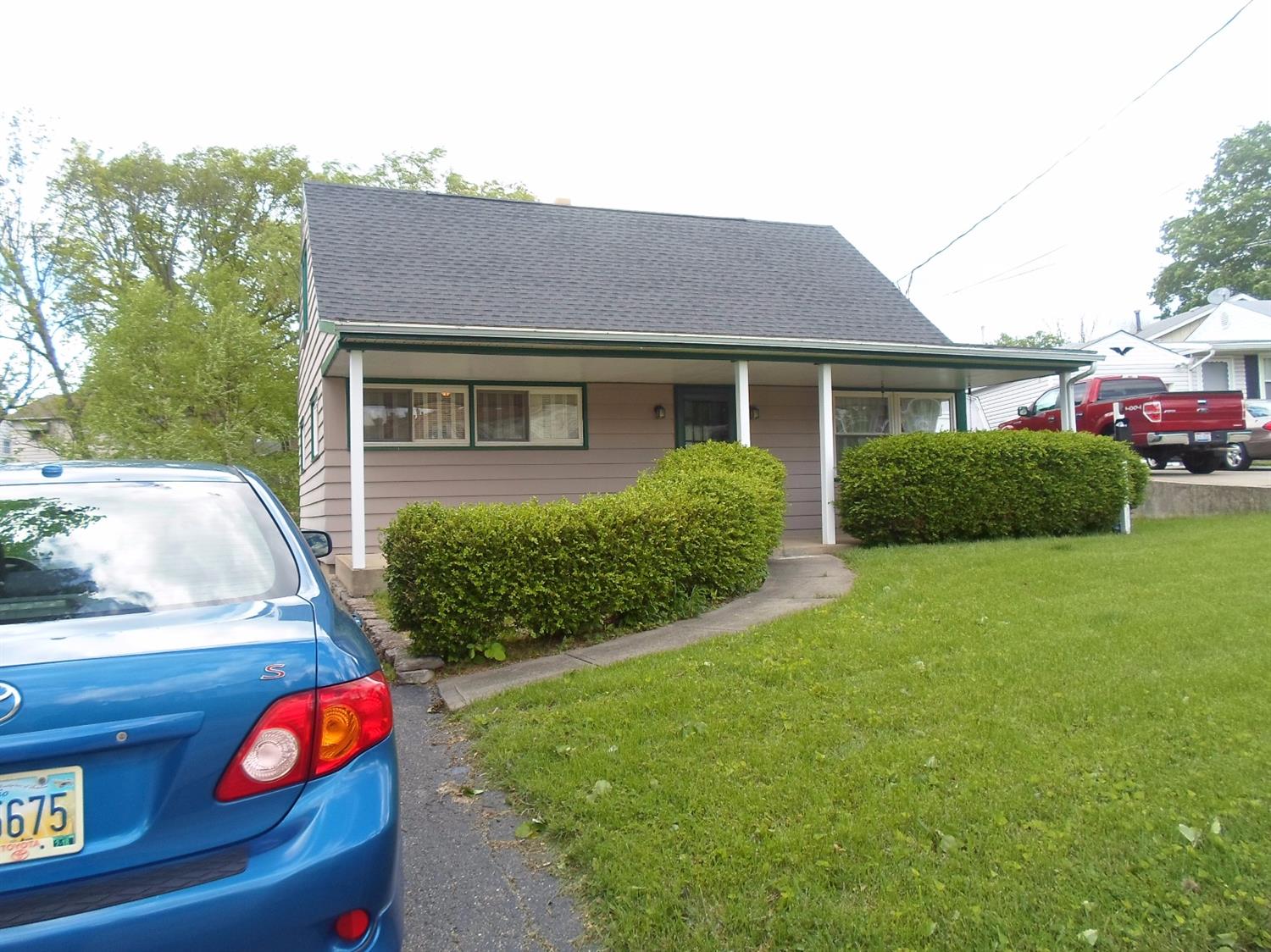 6937 Lois Dr