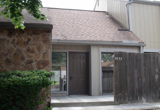 For Sale: 9933 Timbers Dr Cincinnati, OH 45242