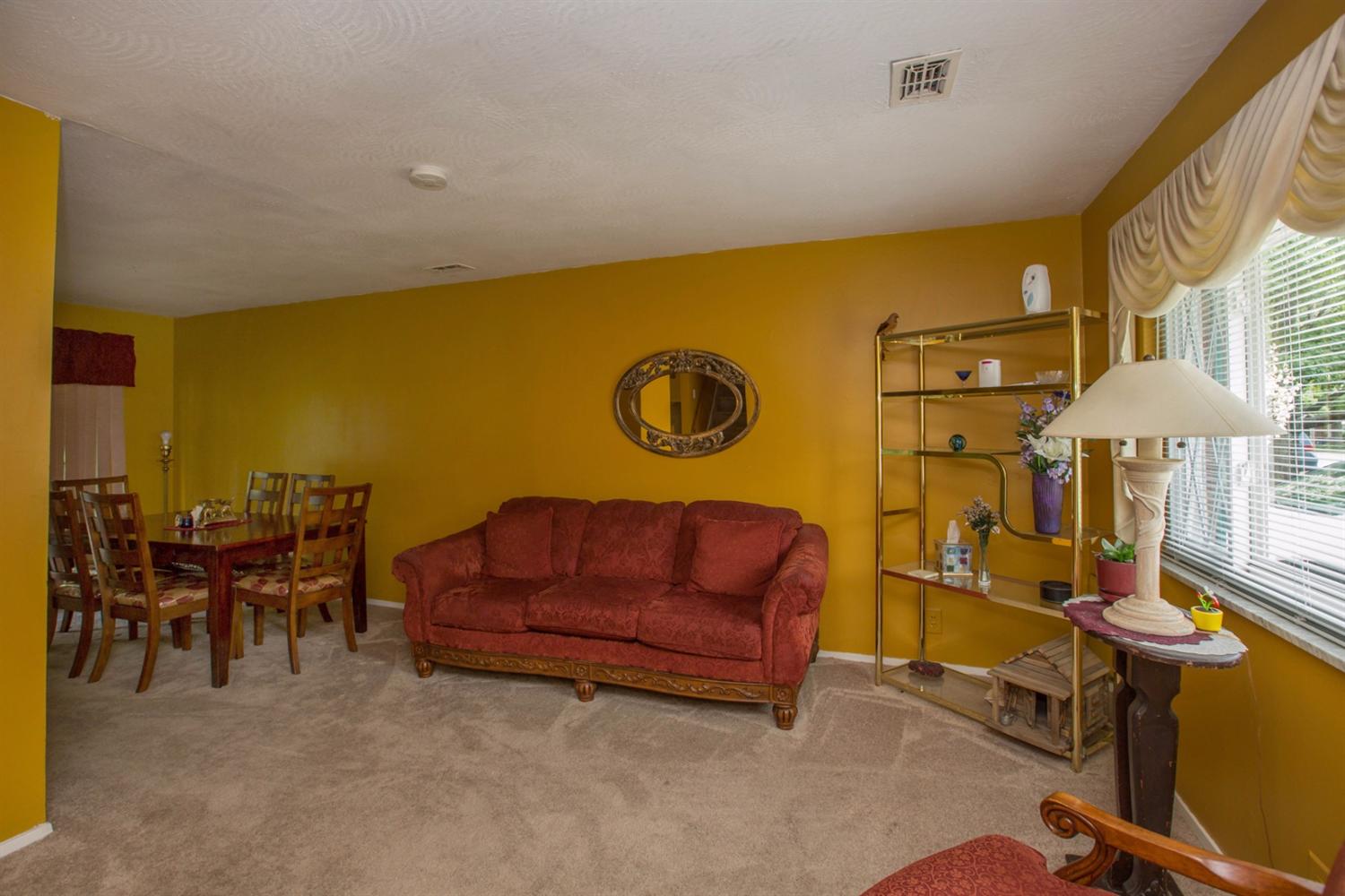 For Sale: 12151 Chesterdale Rd Cincinnati, OH 45246