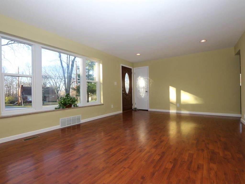 8246 Woodruff Rd