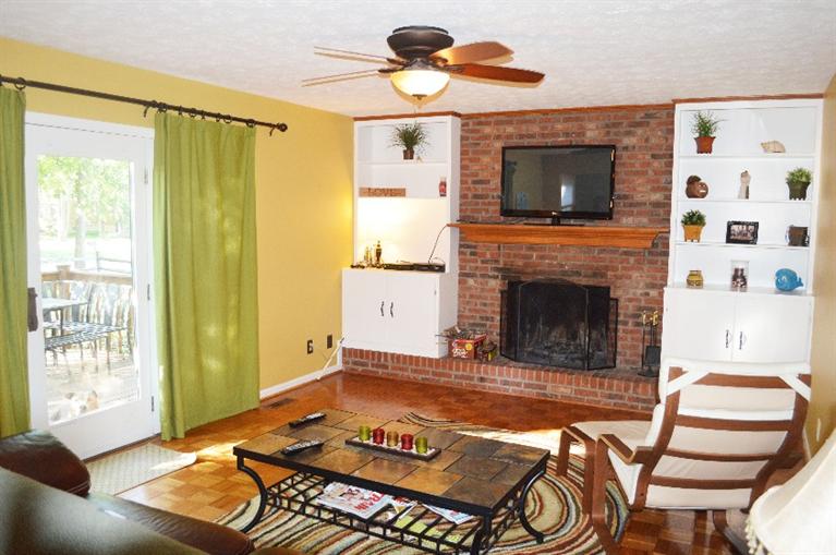 For Sale: 963 Duxbury Ct Cincinnati, OH 45255