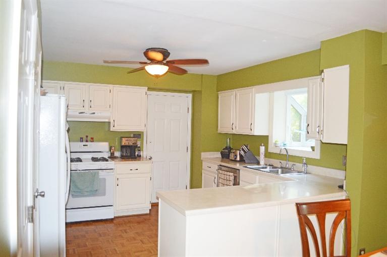 For Sale: 963 Duxbury Ct Cincinnati, OH 45255