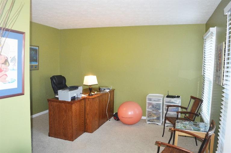 For Sale: 963 Duxbury Ct Cincinnati, OH 45255