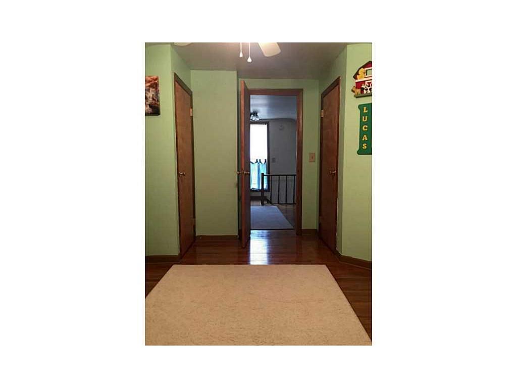 208 W Walnut St