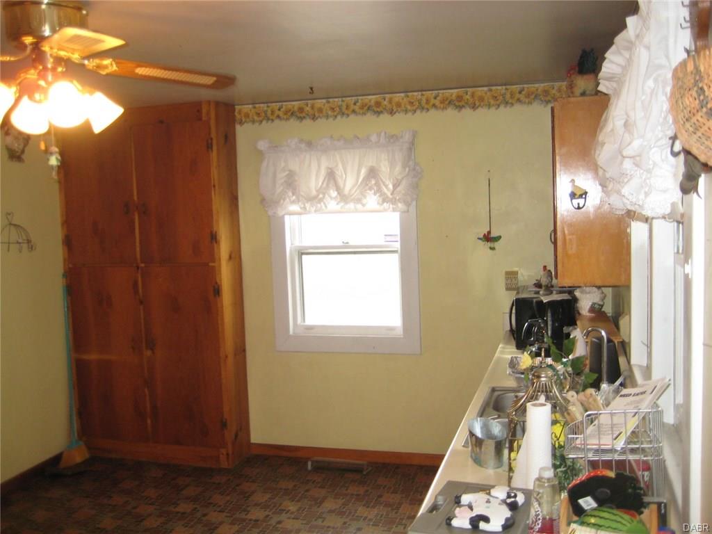 133 E Center St