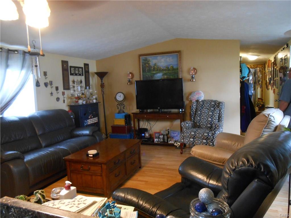2429 W Alex Bell Rd