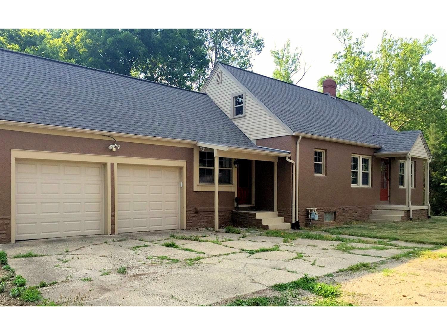 For Sale: 851 N 11th St Miamisburg, OH 45342