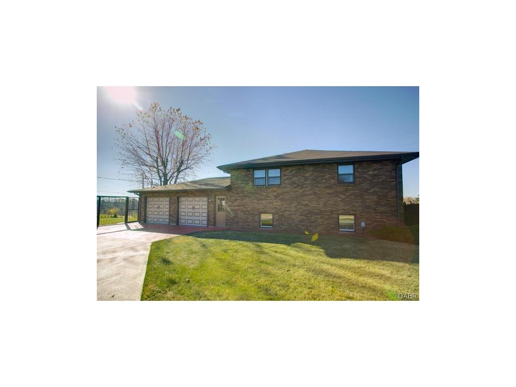 2095 Ashbrook