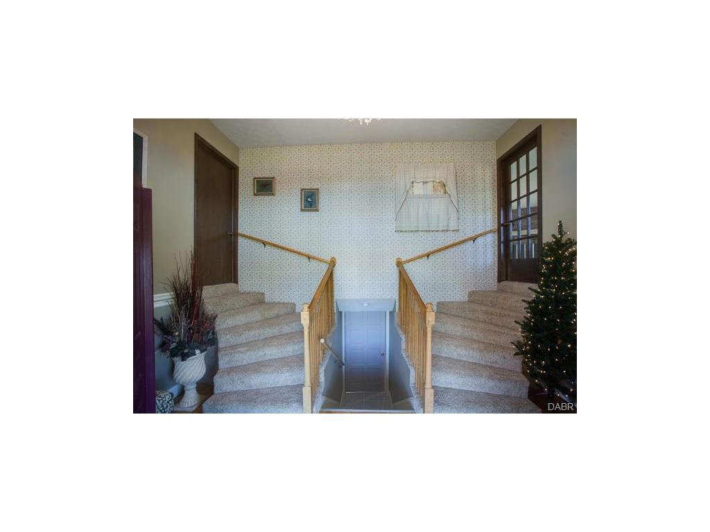 2095 Ashbrook