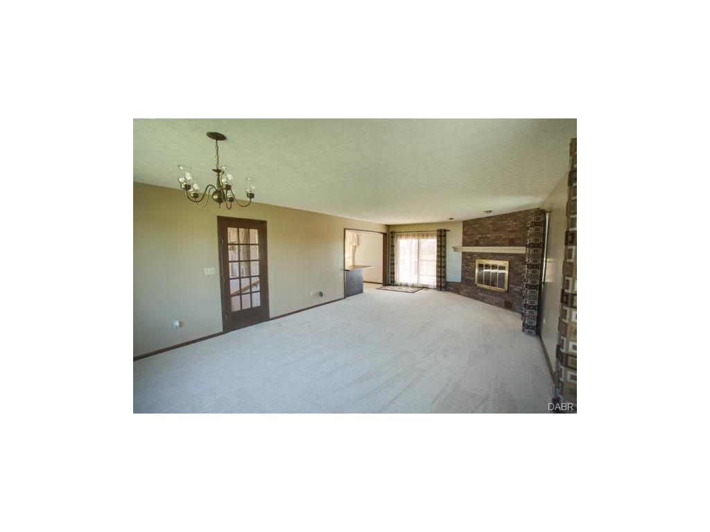 2095 Ashbrook